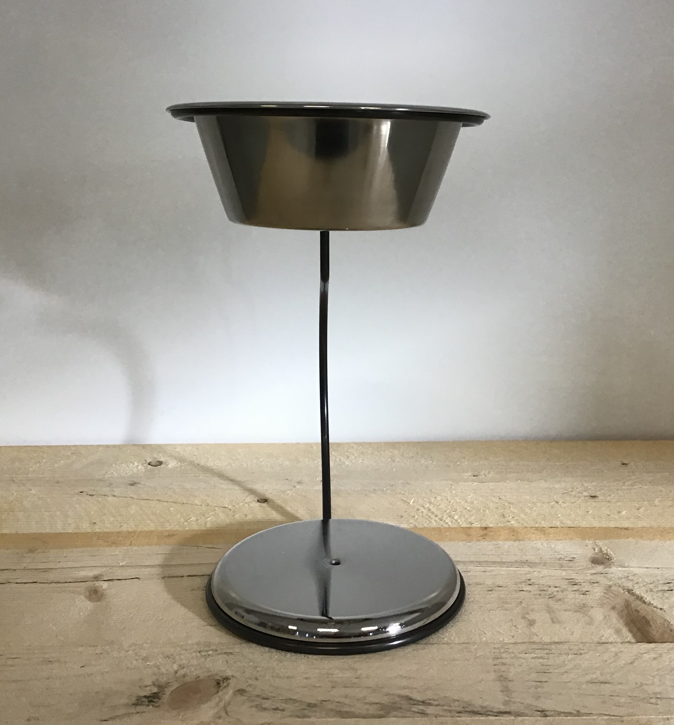 Dog food bowl stand